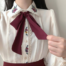 Load image into Gallery viewer, Vintage Floral Embroidery Blouse
