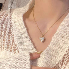 Load image into Gallery viewer, Delicate Heart-Shaped Necklace