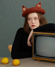 Load image into Gallery viewer, Wild Fox Beret