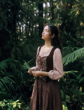 Load image into Gallery viewer, Margaret's Cottage Vest Top