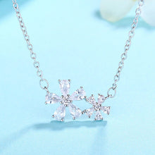 Load image into Gallery viewer, Charming Flower Necklace

