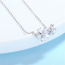 Load image into Gallery viewer, Charming Flower Necklace