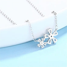 Load image into Gallery viewer, Charming Flower Necklace