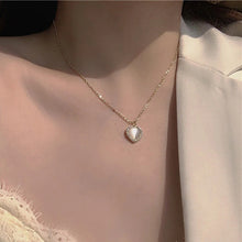 Load image into Gallery viewer, Delicate Heart-Shaped Necklace