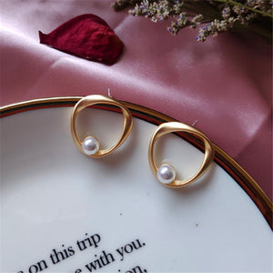 Geometric Delicate Pearl Earrings