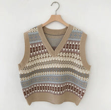 Load image into Gallery viewer, V-neck Knitted Sweater Vest
