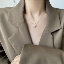 Load image into Gallery viewer, Delicate Gold Ring Pearl Necklace
